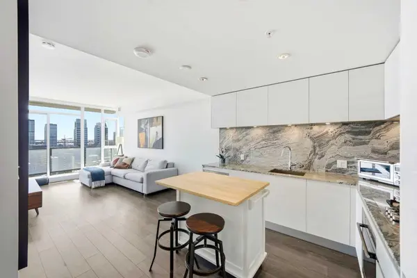 310 12 AVE SW #1906, Calgary, AB T2R 1B5