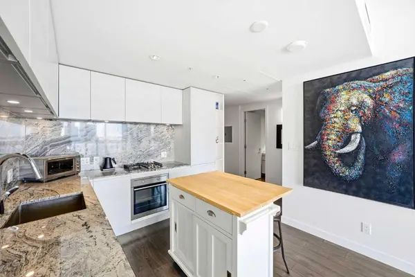 310 12 AVE SW #1906, Calgary, AB T2R 1B5