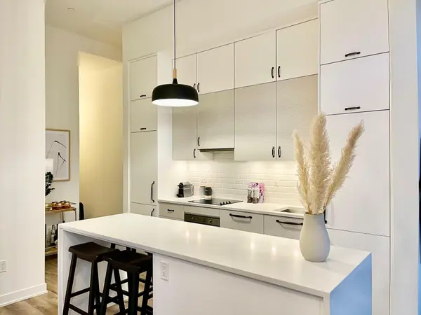 106 Dovercourt RD #102, Toronto C01, ON M5J 0G4