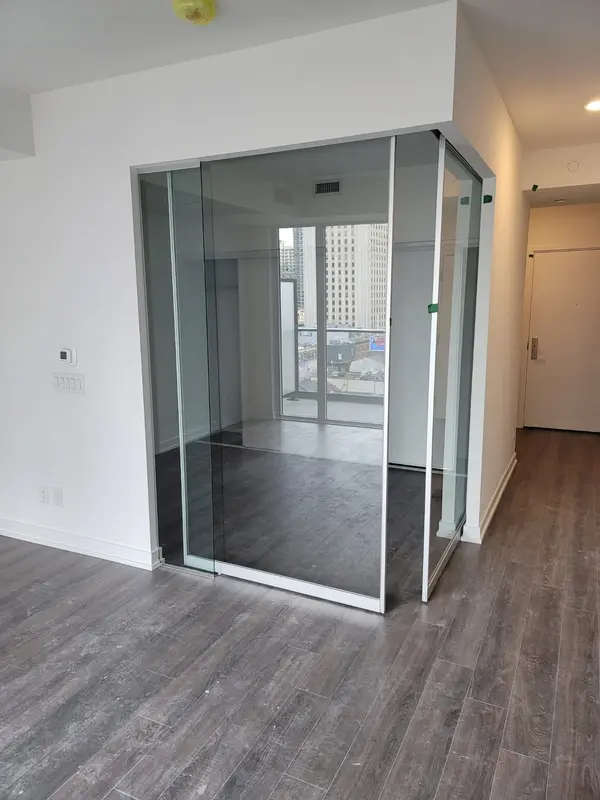 20 Edward ST #923, Toronto C01, ON M5G 0C5