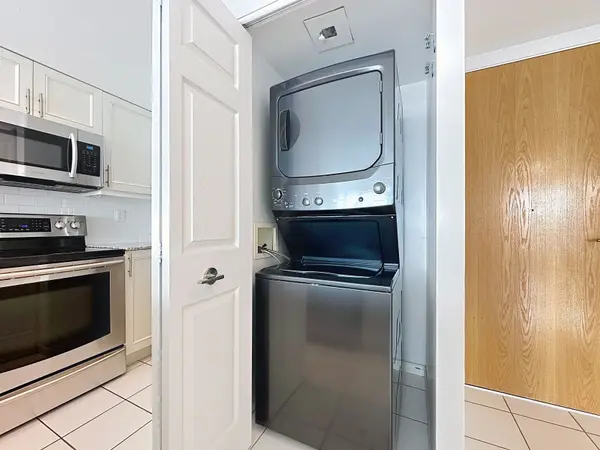 340 Watson ST W #208, Whitby, ON L1N 9G1