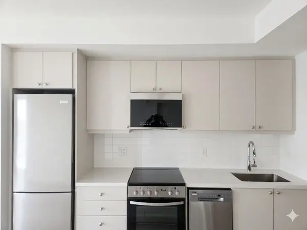 51 Clarington BLVD #1214, Clarington, ON L1C 7J8