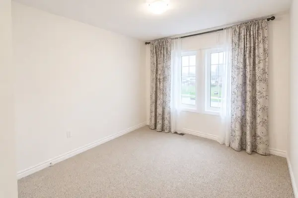 2135 Speare CT, Innisfil, ON L9S 0M9