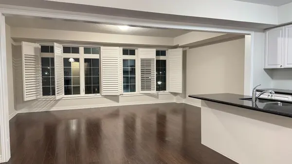 14 Presquile LN, Markham, ON L6C 1N7