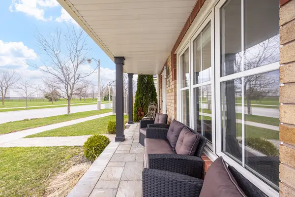 1 Jamesway CRES, Whitchurch-stouffville, ON L4A 0A3