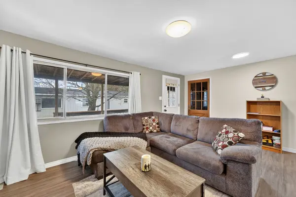 4125 Elaine ST, Severn, ON L3V 0V1