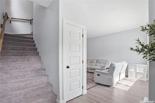 1047 Brighton GATE, Saskatoon, SK S7V 1S5