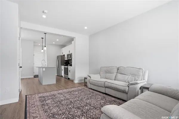 1047 Brighton GATE, Saskatoon, SK S7V 1S5