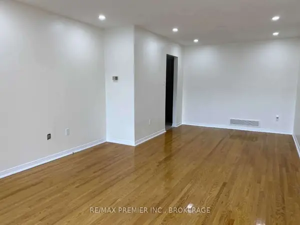 114 Sentinel RD, Toronto W05, ON M3J 1S9