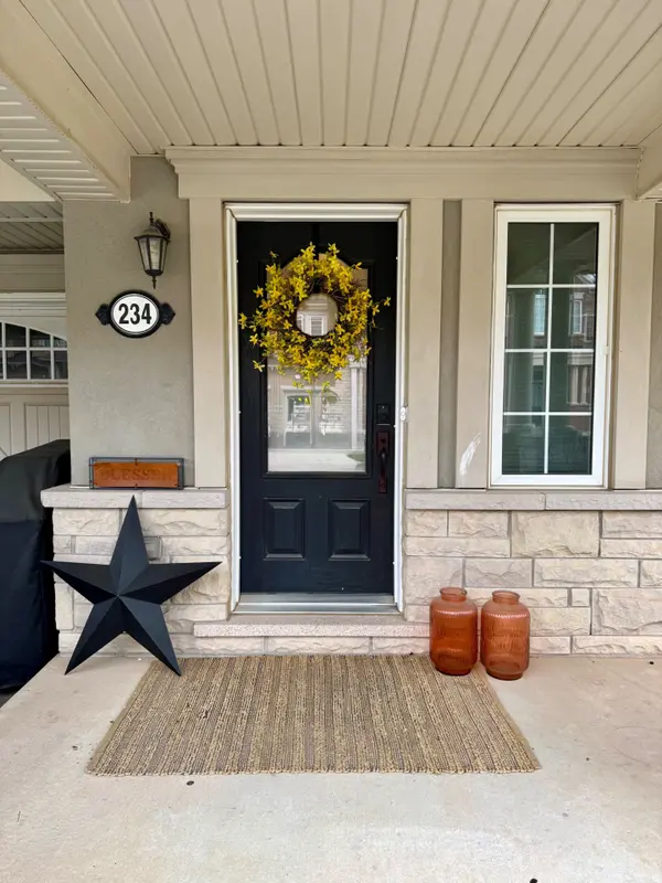 234 Sarah Cline DR, Oakville, ON L6M 0V3