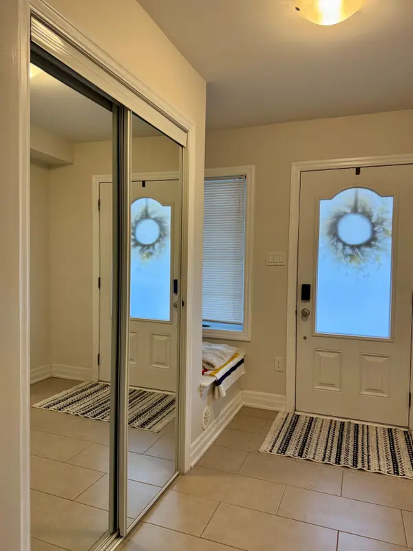 234 Sarah Cline DR, Oakville, ON L6M 0V3