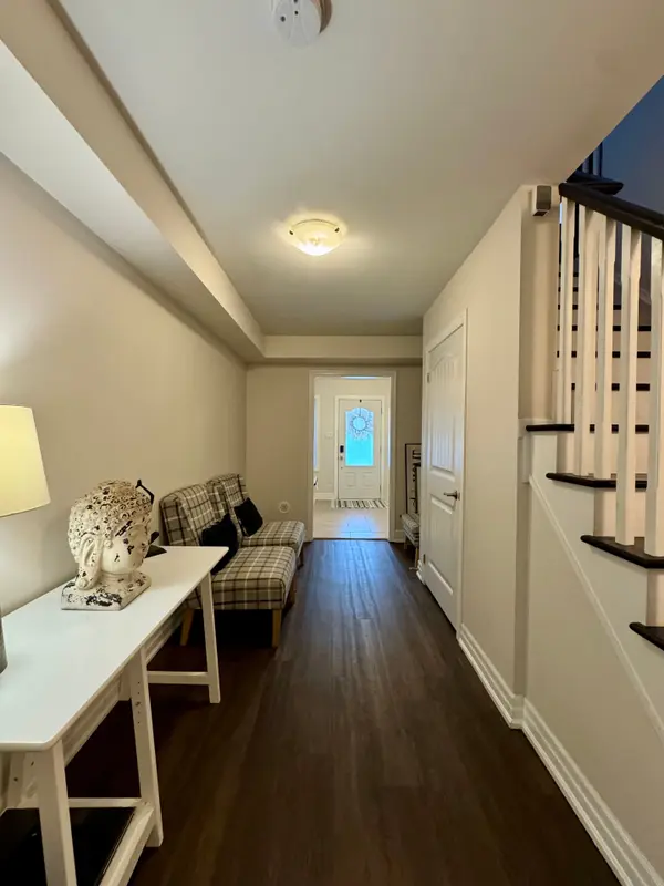 234 Sarah Cline DR, Oakville, ON L6M 0V3