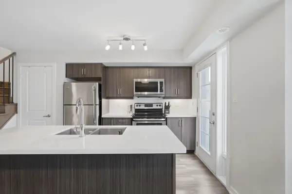 2315 Sheppard AVE W #50, Toronto W05, ON M9M 0E8