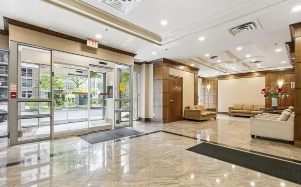 5 Michael Power PL #704, Toronto W08, ON M9A 0A3