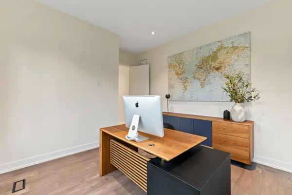 2075 Shawanaga TRL, Mississauga, ON L5H 3Z3