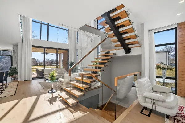 2206 UTLEY RD, Mississauga, ON L5J 1X1