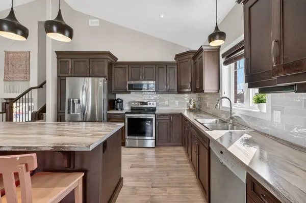 15 Kempton AVE, Belleville, ON K8N 0E8