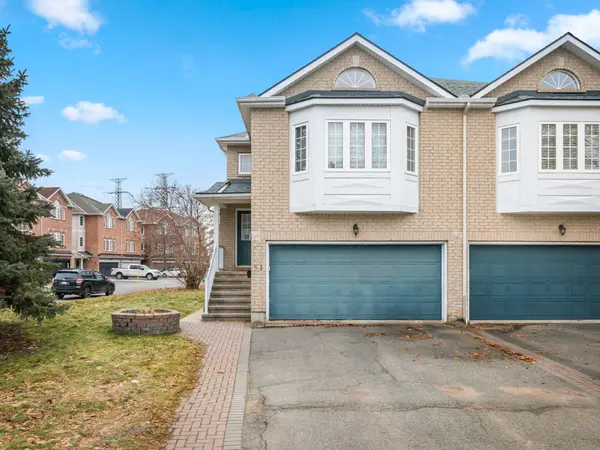 51 Castle Glen CRES, Kanata, ON K2L 4G9