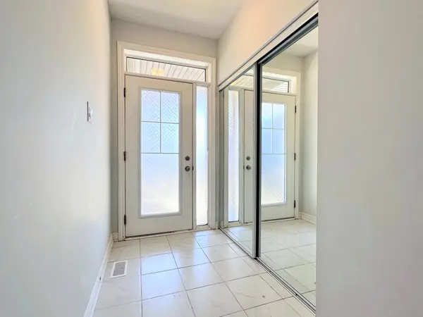 193 Anthracite DR, Barrhaven, ON K2J 7B4