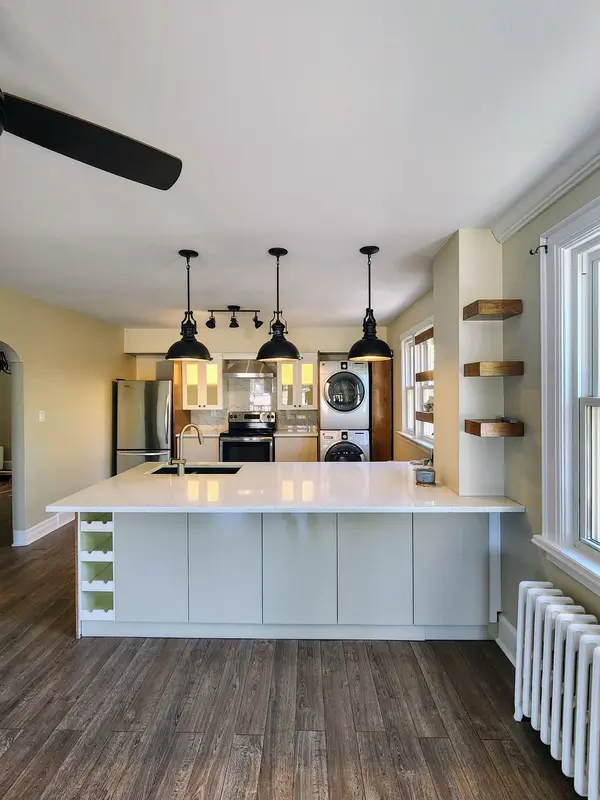 75 Thomas ST #One, St. Catharines, ON L2R 6M4