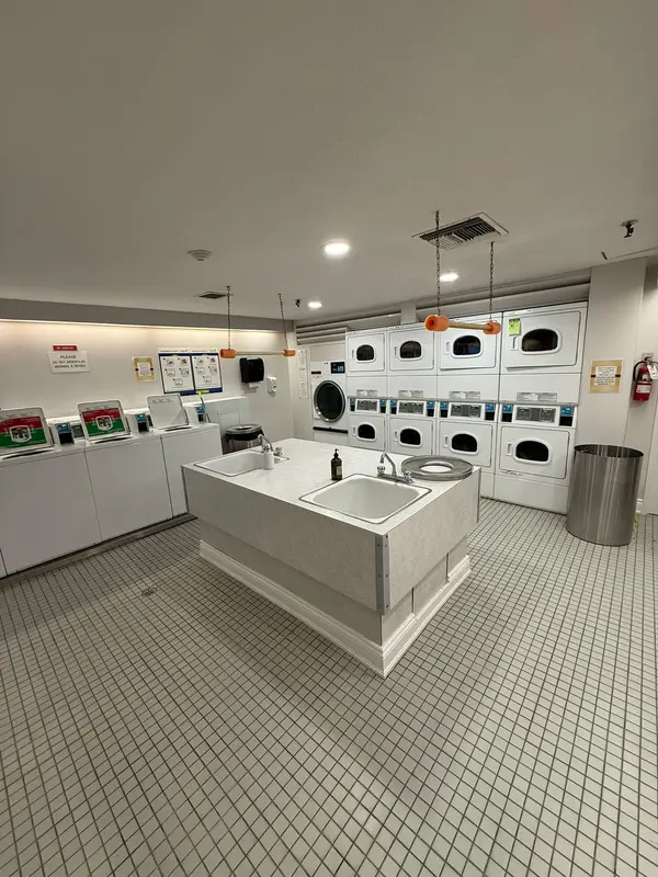 1100 Ambleside DR #1115, Woodroffe, ON K2B 8G6