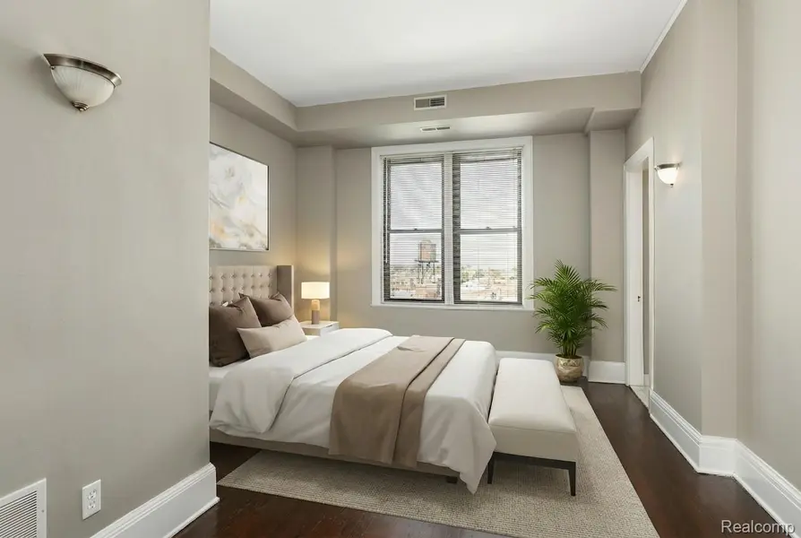 2900 E Jefferson AVE, Detroit, MI 48207