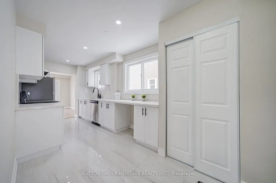 639 Down CRES, Oshawa, ON L1H 7X9