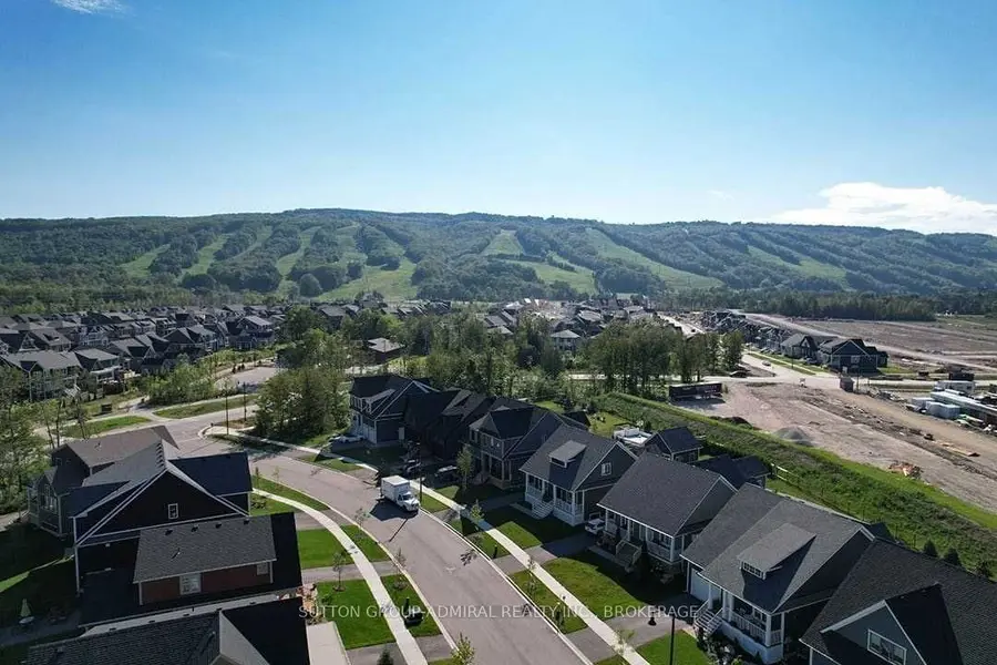 113 Red Pine ST, Blue Mountains, ON L9Y 0Z3