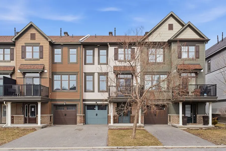 632 Lauraleaf CRES, Barrhaven, ON K2J 6G9