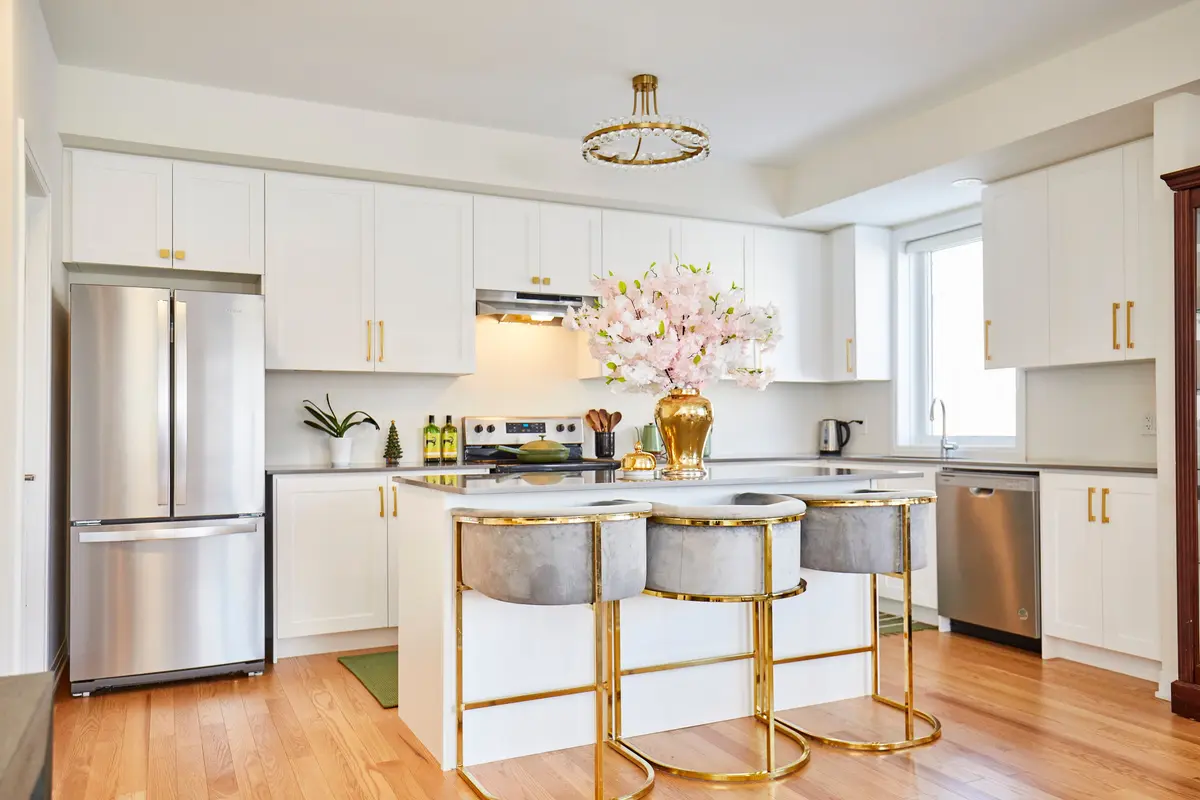 70 Baynes WAY #8, Bradford West Gwillimbury, ON L3Z 4M3