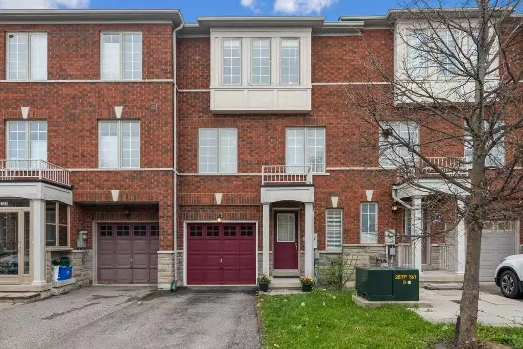 128 Hillwood ST, Markham, ON L6C 0B8