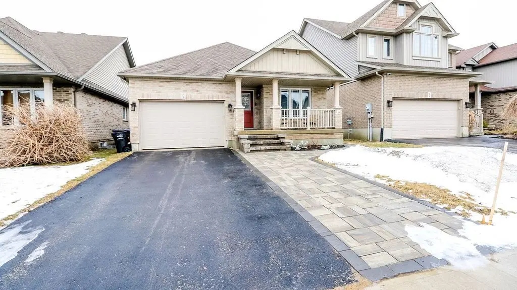 30 Stevenson ST #B-Lower, Essa, ON L3W 0P4