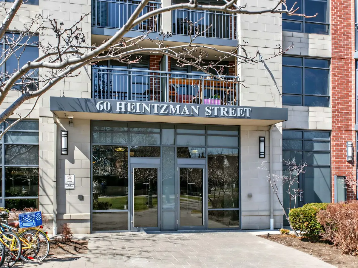 60 Heintzman ST #535, Toronto W02, ON M6P 5A1