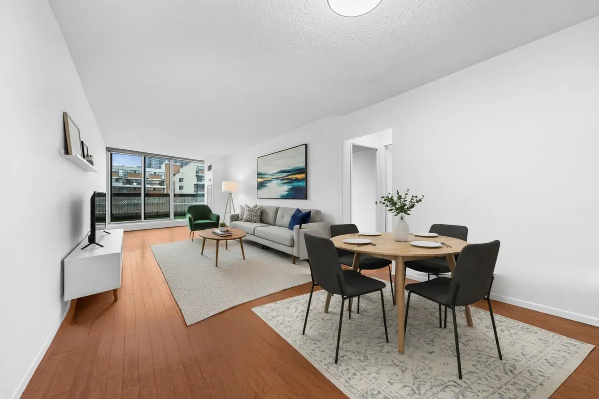 364 The East Mall N/A #221B, Toronto W08, ON M9B 6C5