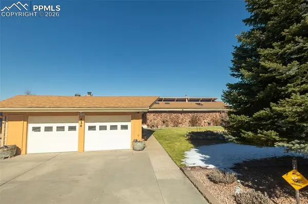 414 Chamberlin PL, Colorado Springs, CO 80906