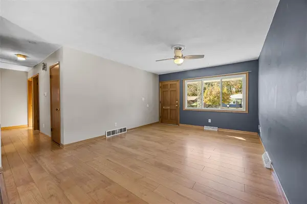 1006 Wylde Green Rd, Iowa City, IA 52246