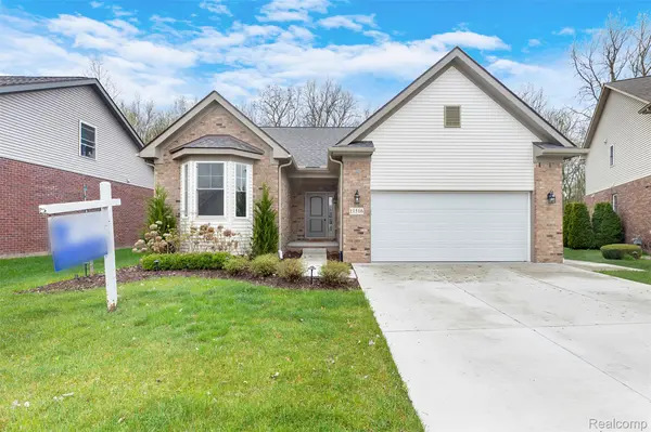 11516 Pheasant CIR, Taylor, MI 48180