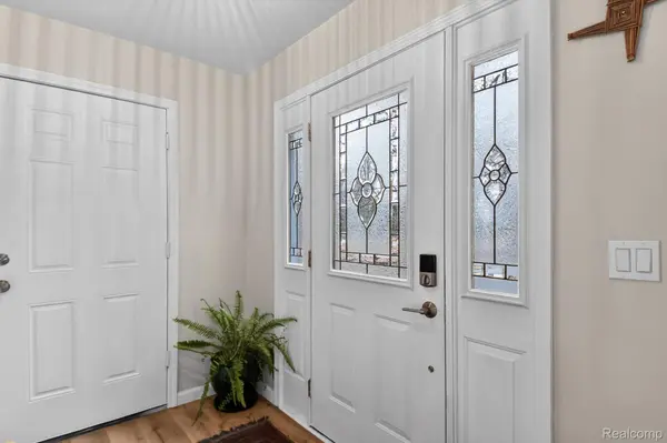 5569 Lakeshore RD, Fort Gratiot Charter Township, MI 48059