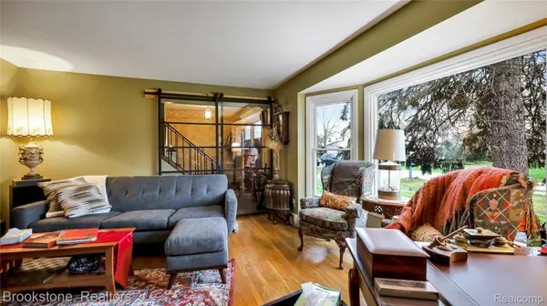 36762 Harwick CT, Clinton Charter Township, MI 48035