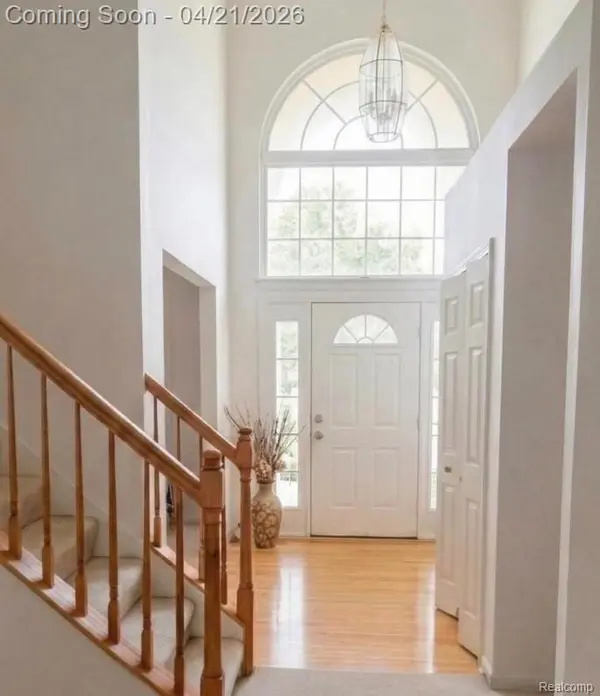 3172 Birchwood CT, Ann Arbor, MI 48105