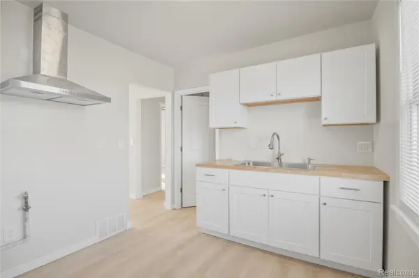 3756 Burlingame ST, Detroit, MI 48206