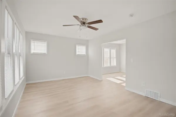 3756 Burlingame ST, Detroit, MI 48206