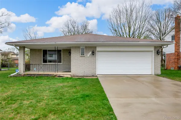 27665 Aberdeen ST, Southfield, MI 48076