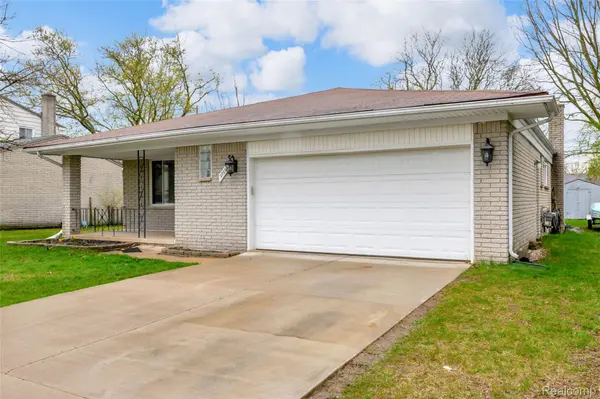 27665 Aberdeen ST, Southfield, MI 48076