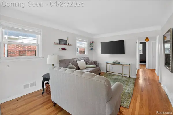 30242 Taylor ST, St. Clair Shores, MI 48082