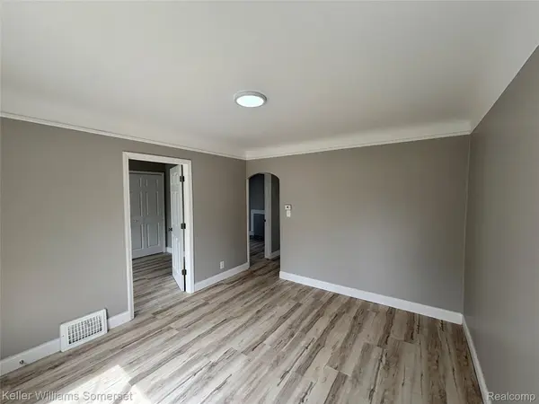 21434 Panama ST, Warren, MI 48091