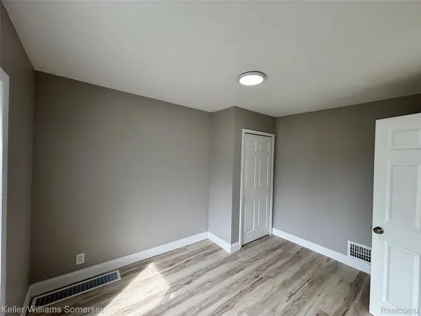 21434 Panama ST, Warren, MI 48091