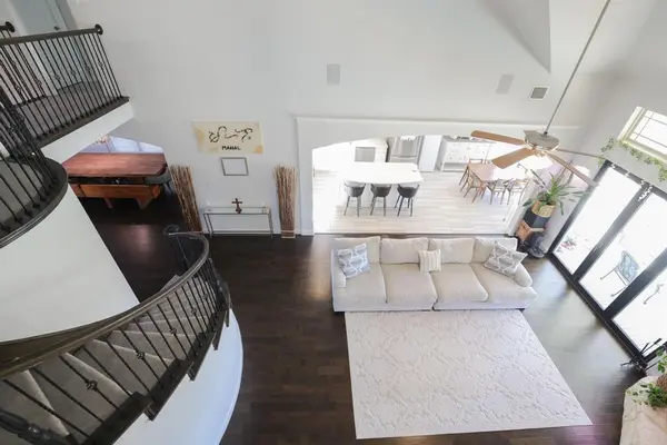 222 Crestview Drive, Midlothian, TX 76065