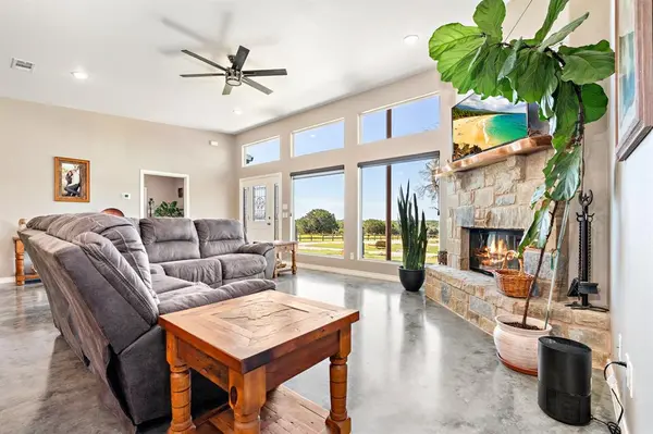 750 County Road 100, Purmela, TX 76566