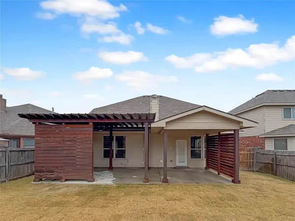 8925 Brook Hill Lane, Fort Worth, TX 76244